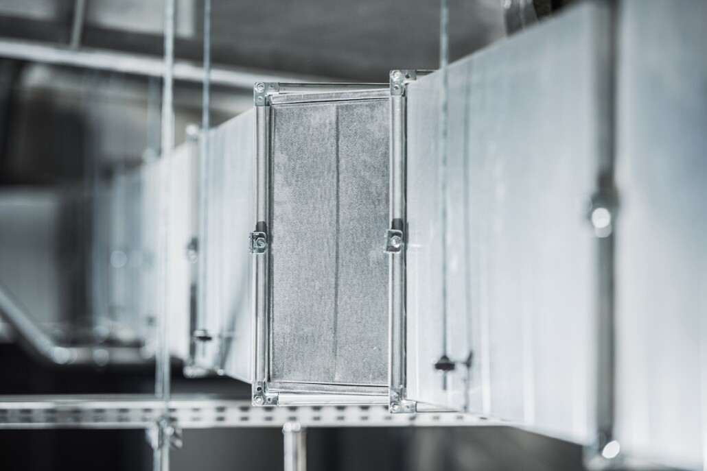 Filteranlage mit Luftfilter Sondermaß in der Lüftungstechnik Lüftungskanal mit Filtereinsatz für Sonderfilter und Luftfilter nach Maß in einer professionellen Filteranlage